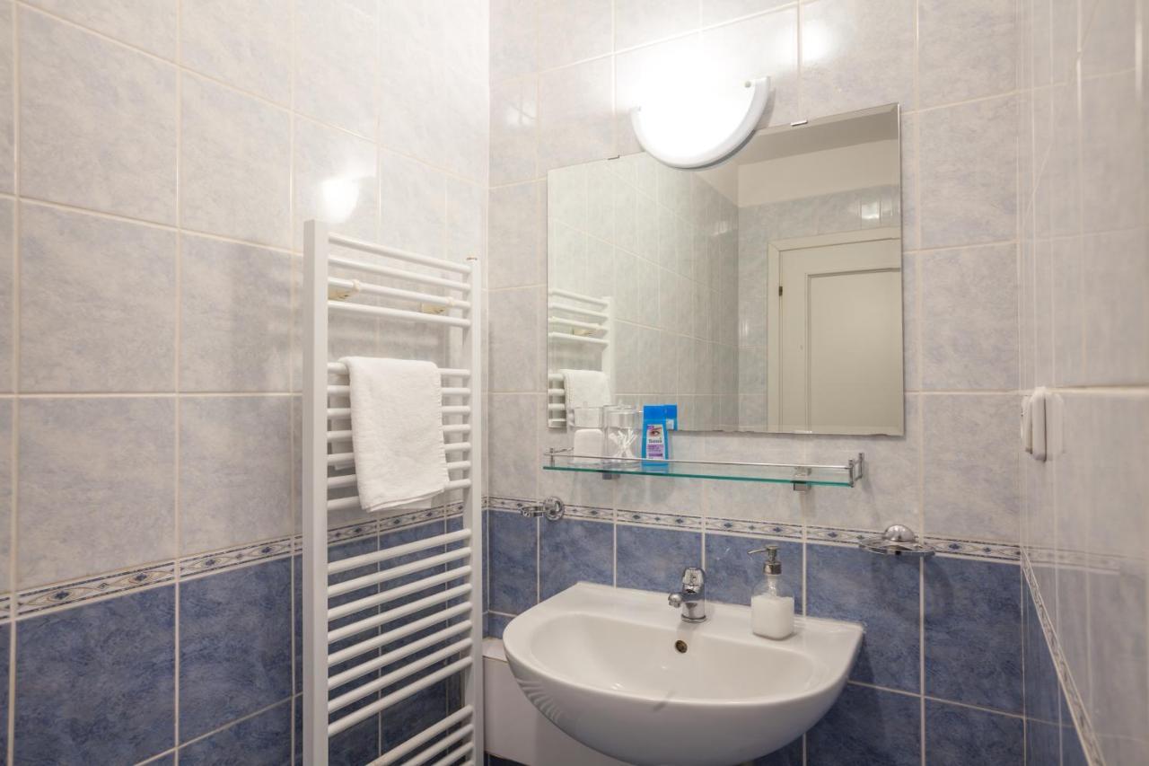 Nejedleho Apartmeet Praag Buitenkant foto